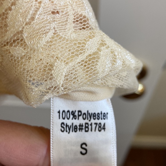 Beautiful nude coloured dress in size S - Picture 9 of 11